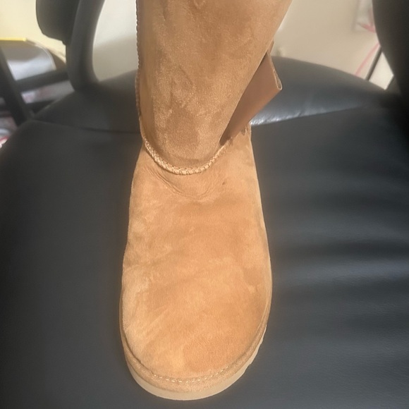 UGG Brown Boots with Bow Accent - Picture 16 of 17